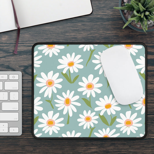 Cheerful Bright Daisy on Pastel Green Design Gaming Mouse Pad with Finished Edges