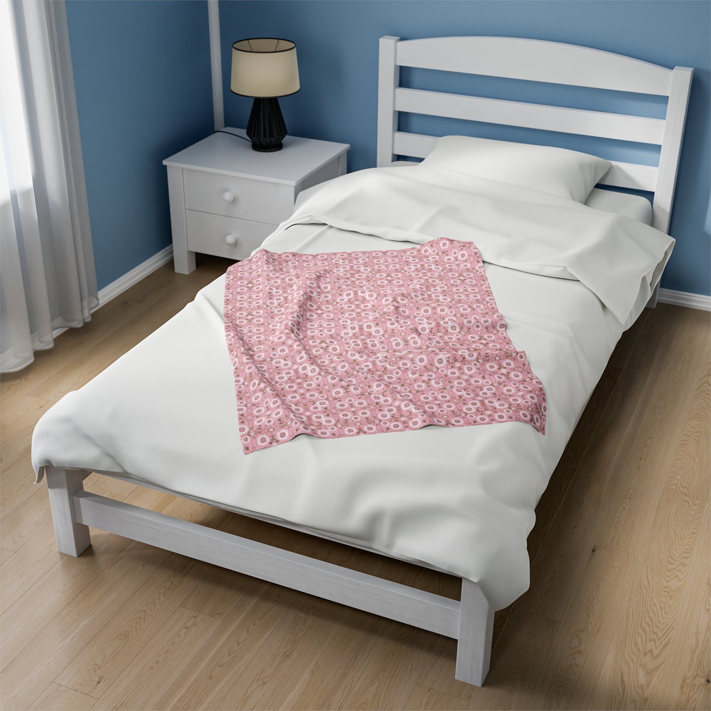 Charming Daisy Pink and White Floral Tile Pattern Velveteen Plush Blanket 3 Sizes