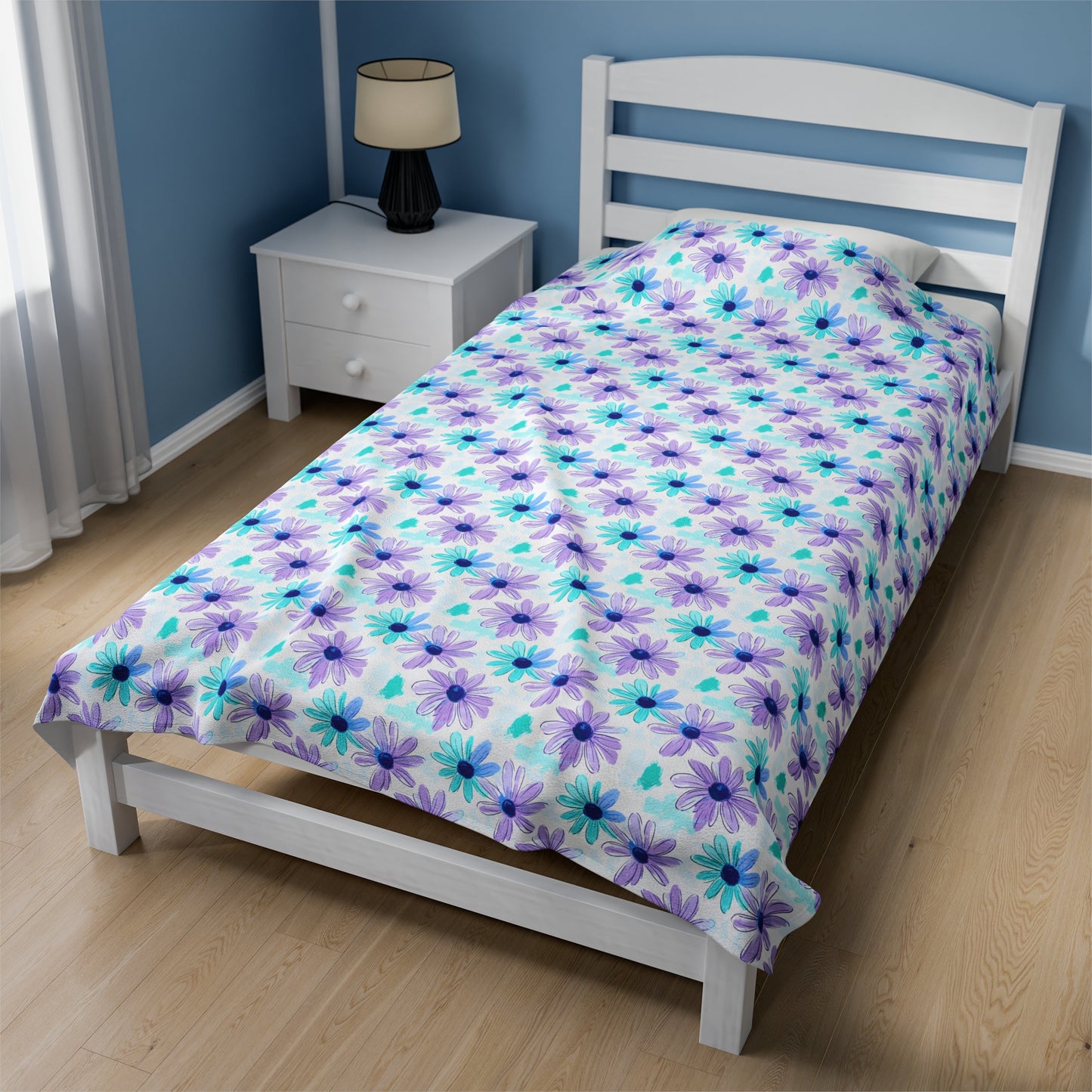 Daisy Flower Pattern in Cool Lavender and Aqua Hues Velveteen Plush Blanket 3 Sizes