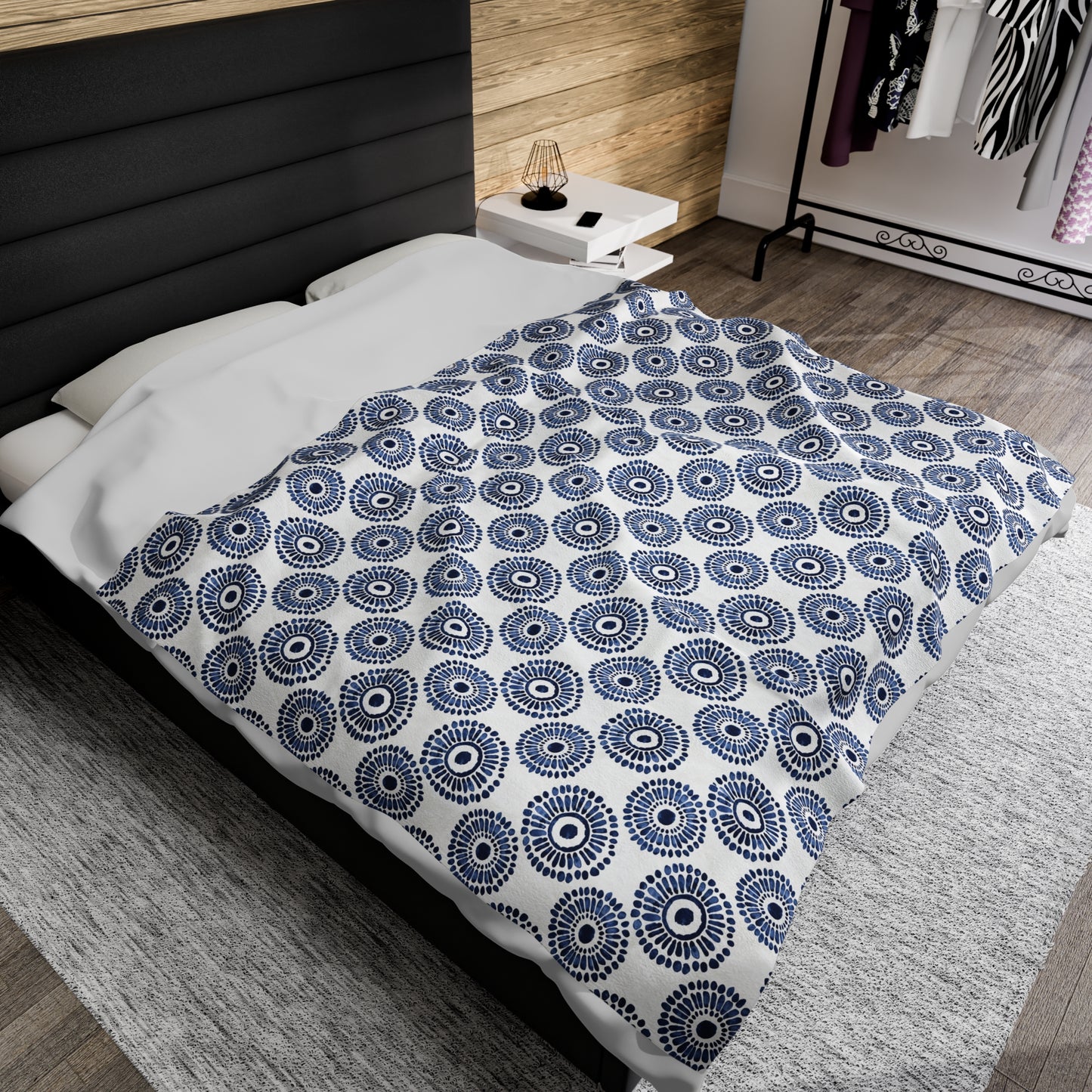 Indigo Sunburst Simple Folk-Inspired Dot Pattern Design Velveteen Plush Blanket 3 Sizes