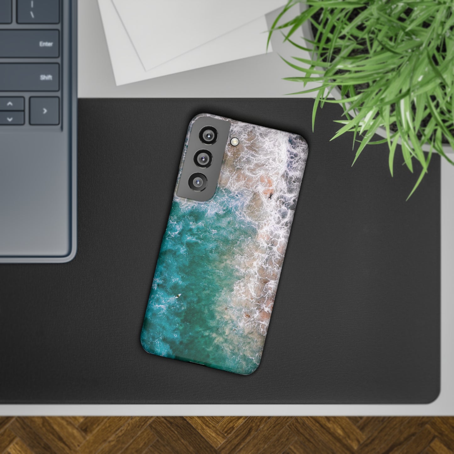 Ocean's Embrace: Deep Green Waters with White Waves Crashing onto the Beach Design Samsung Slim Cases