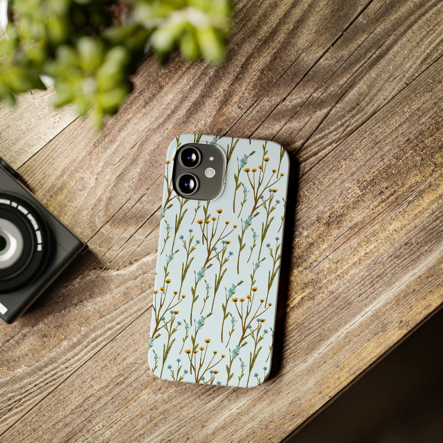 Delicate Blue and Yellow Wildflowers on a Light Blue Background Design Iphone 15-12 Slim Phone Case