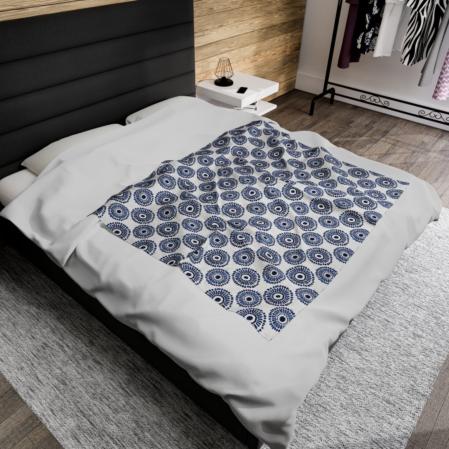 Indigo Sunburst Simple Folk-Inspired Dot Pattern Design Velveteen Plush Blanket 3 Sizes