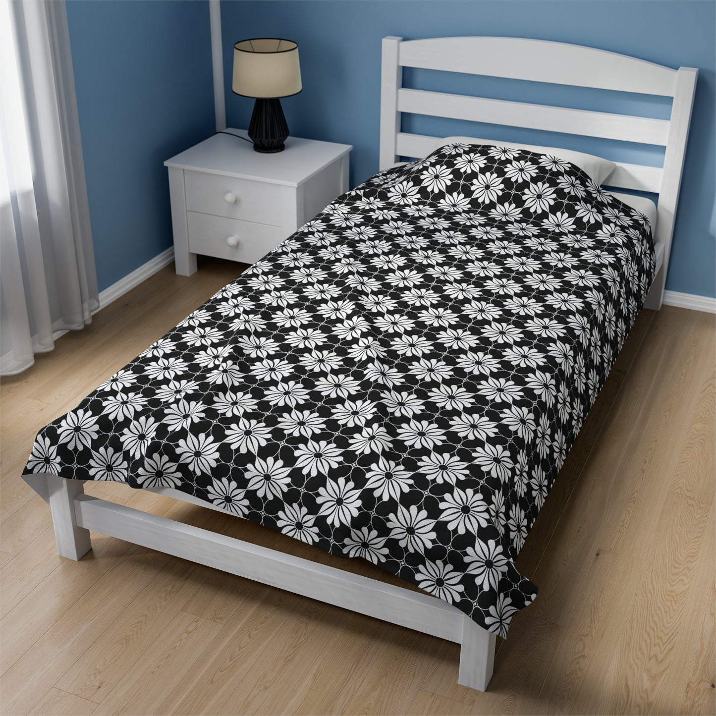 Retro Chic Monochrome Floral Geometric Flowers Velveteen Plush Blanket 3 Sizes