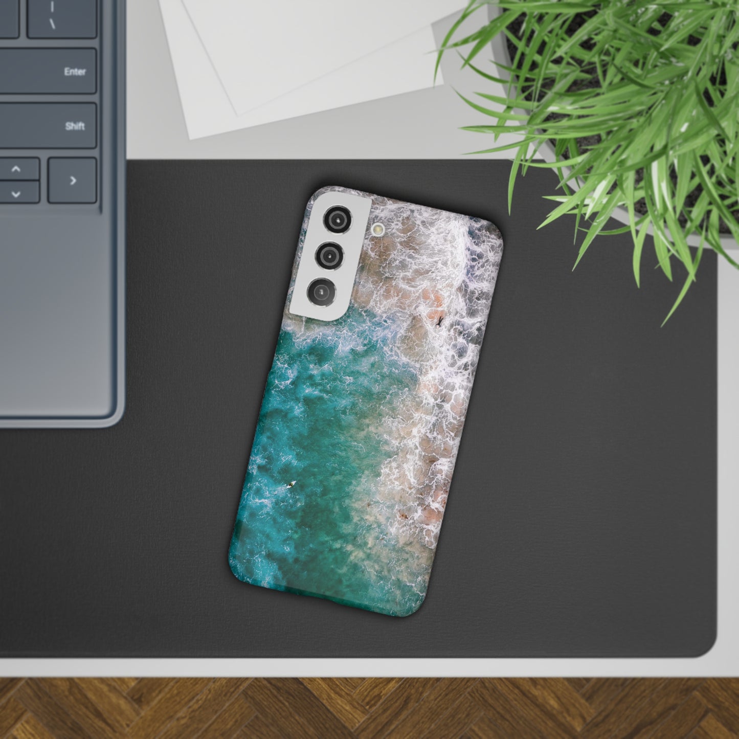 Ocean's Embrace: Deep Green Waters with White Waves Crashing onto the Beach Design Samsung Slim Cases