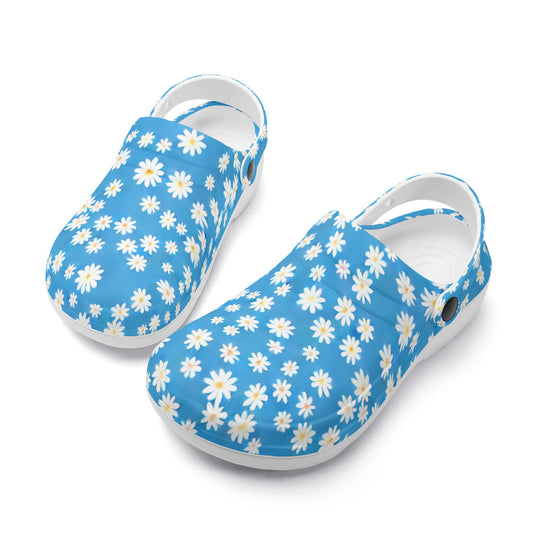 Skys Whisper: Tiny White Daisies on a Serene Blue Casual Lightweight Slip On Nurse Style Clogs