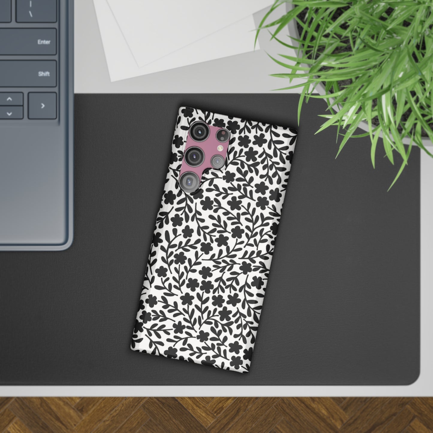 Black & White Floral Design Samsung Slim Cases