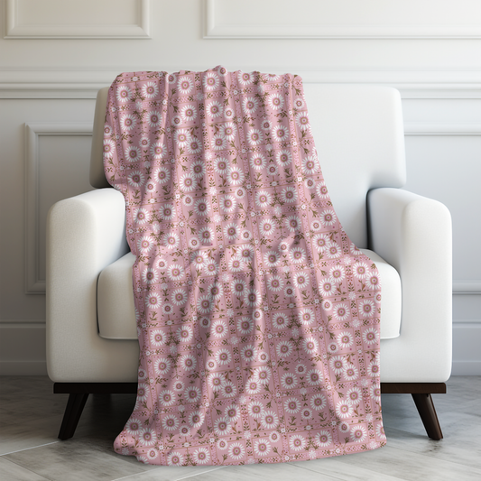 Charming Daisy Pink and White Floral Tile Pattern Velveteen Plush Blanket 3 Sizes