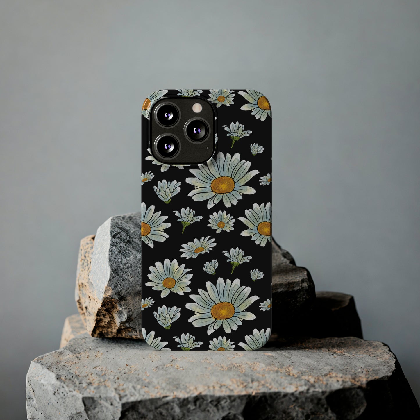 Large Watercolor Summer Daisies Blooming Against a Bold Black Background Iphone 15-12 Slim Phone Case