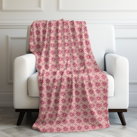 Radiant Pink Daisy Floral Pattern Velveteen Plush Blanket 3 Sizes