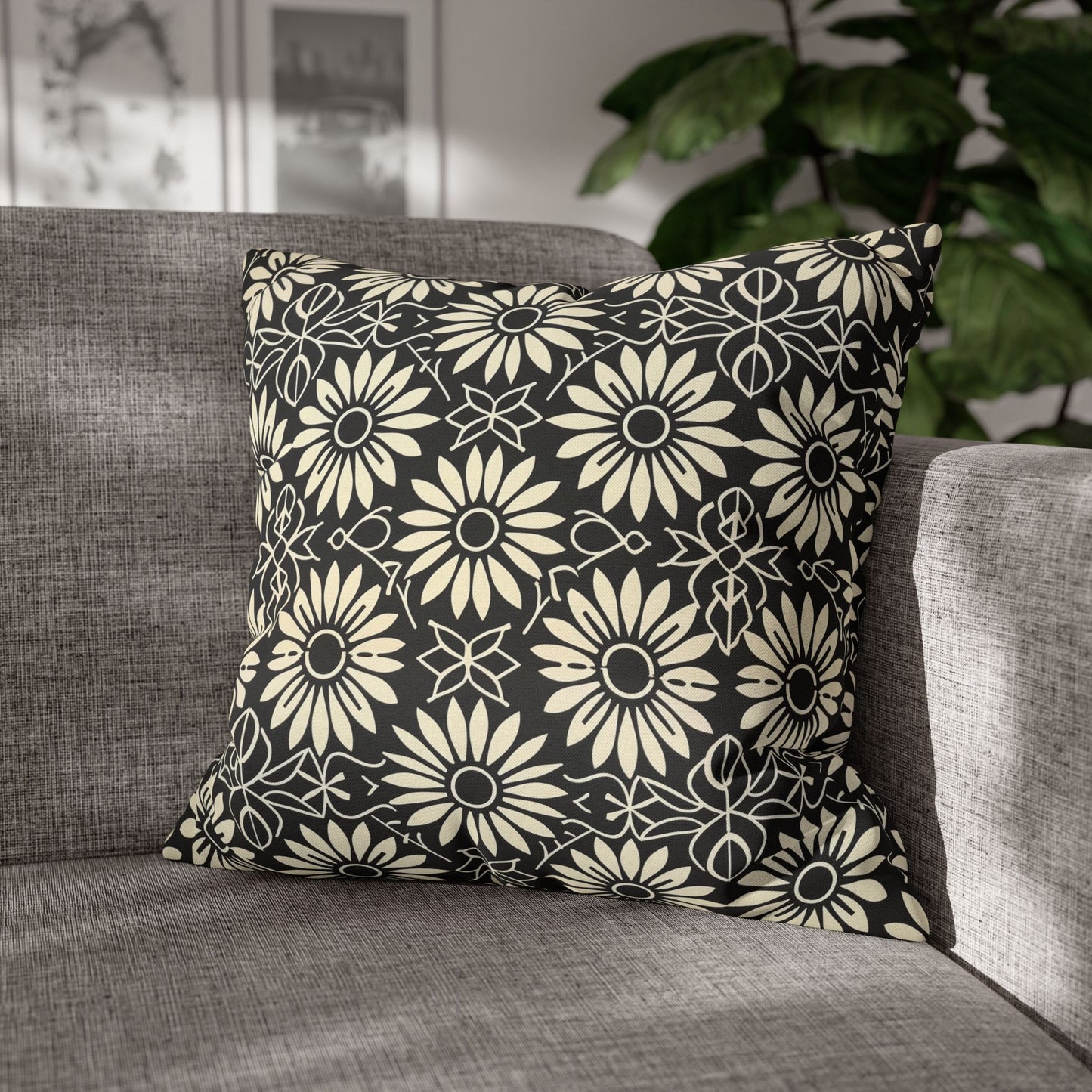 Classic Daisy Black and Off White Elegance Spun Polyester Square Pillowcase 4 Sizes