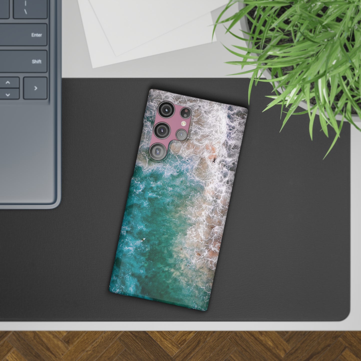 Ocean's Embrace: Deep Green Waters with White Waves Crashing onto the Beach Design Samsung Slim Cases