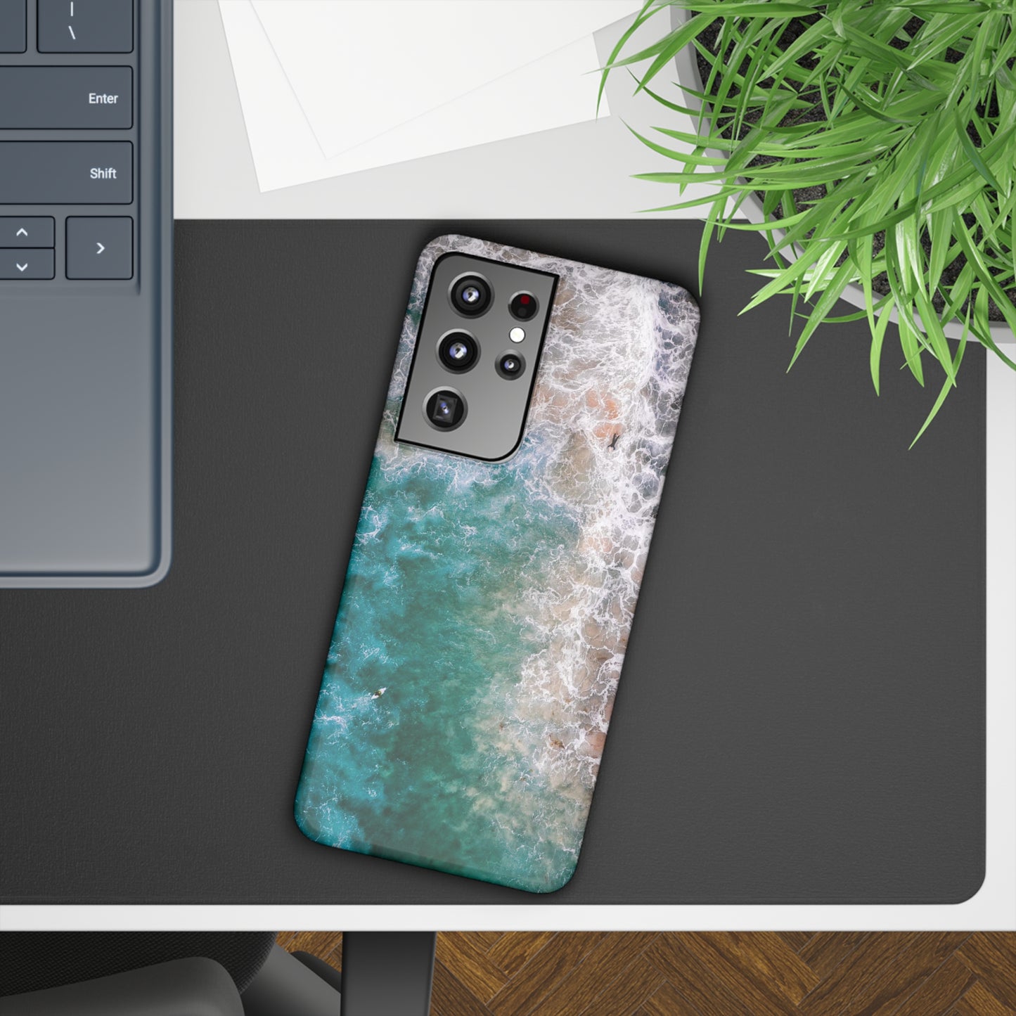 Ocean's Embrace: Deep Green Waters with White Waves Crashing onto the Beach Design Samsung Slim Cases