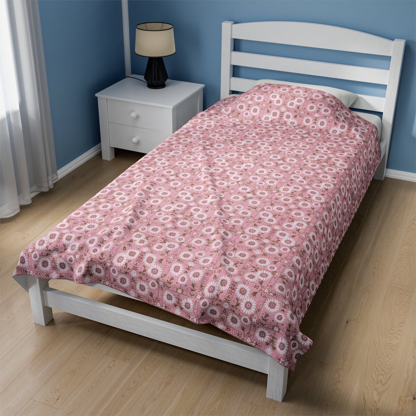 Charming Daisy Pink and White Floral Tile Pattern Velveteen Plush Blanket 3 Sizes