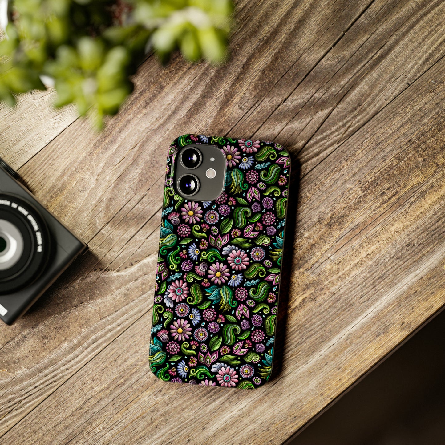 Purple & Pink Daisy Floral Print on Black Background Iphone 15-12 Slim Phone Case